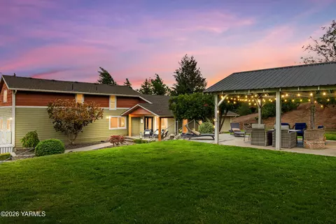 2121 Pleasant Hill Rd, Selah, WA 98942