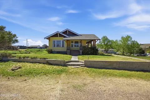 170 S Church St, Washtucna, WA 99371