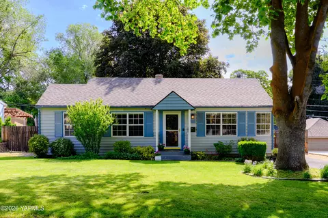 911 S 26th Ave, Yakima, WA 98902