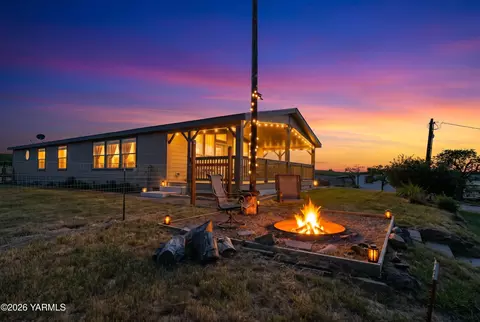 1351 Nass Rd, Granger, WA 98932