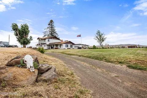 540 Zimmerman Rd, Yakima, WA 98908