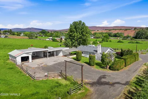 13608 Wide Hollow Rd, Yakima, WA 98908