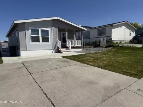 402 W Maple Ave #52, Sunnyside, WA 98944