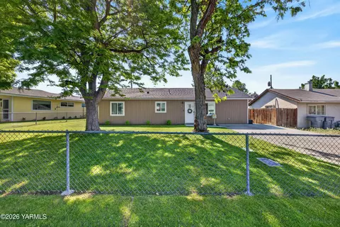 2405 Dover St, Richland, WA 99352