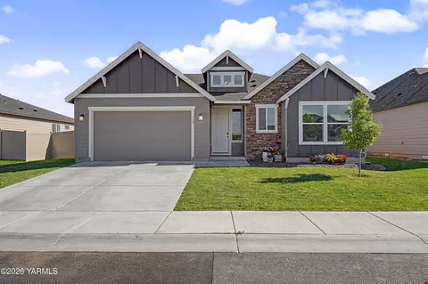 738 NE I St, Quincy, WA 98848