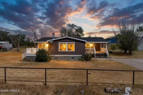 16802 S 1585 Ave, Prosser, WA 99350