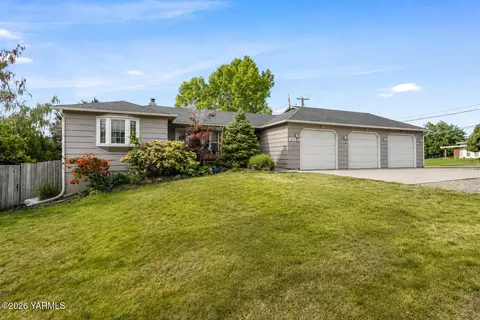 5512 W Lincoln Ave, Yakima, WA 98908