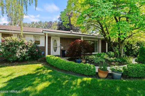 119 Gilbert Dr, Yakima, WA 98902