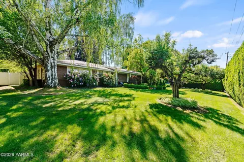 119 Gilbert Dr, Yakima, WA 98902