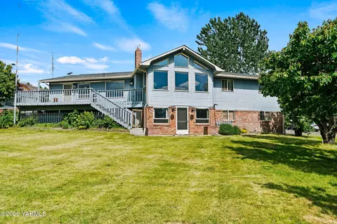 605 Bittner Rd, Yakima, WA 98901