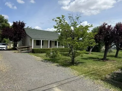 1903 Lilac Ln, Union Gap, WA 98903