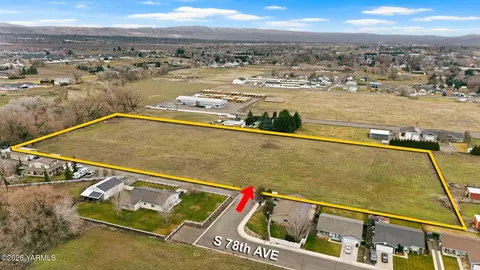 7703 Ahtanum Rd, Yakima, WA 98903