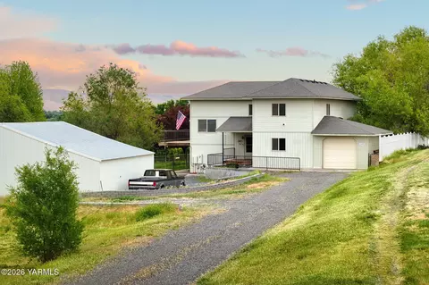 1605 S 80th Ave, Yakima, WA 98908