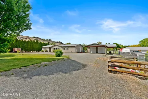 2005 S Naches Rd, Yakima, WA 98908