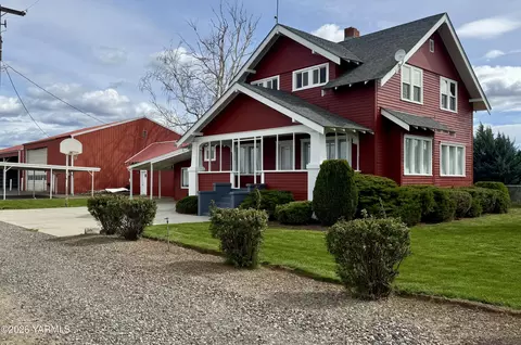 7801 Campbell Rd #1, Toppenish, WA 98948