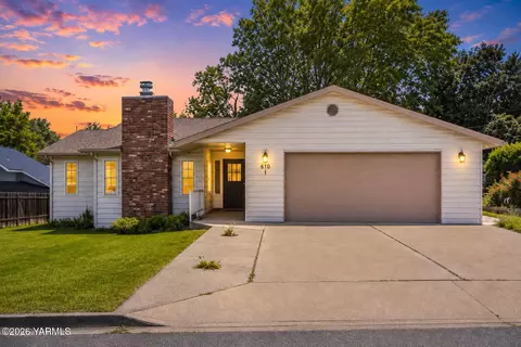 305 N 37th Ave, Yakima, WA 98902