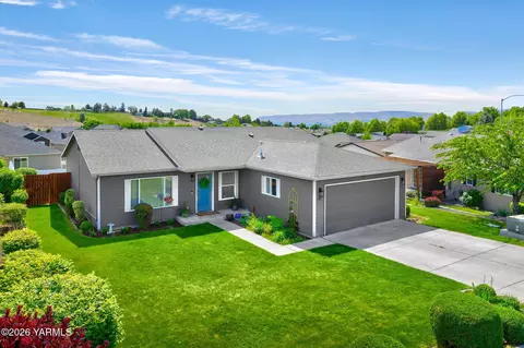 507 N 77th Ave, Yakima, WA 98908