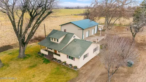 2600 Midvale Rd, Mabton, WA 98935