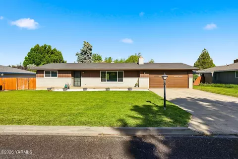 805 S 60th Ave, Yakima, WA 98908