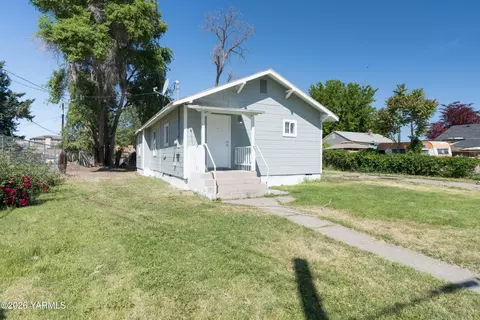 10 S 10th St, Yakima, WA 98901