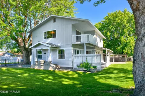 1411 W Viola Ave, Yakima, WA 98902