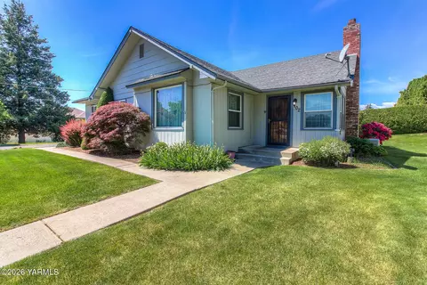 102 N 67th Ave, Yakima, WA 98908