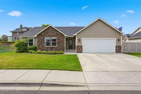 7202 Crown Crest Ave, Yakima, WA 98903