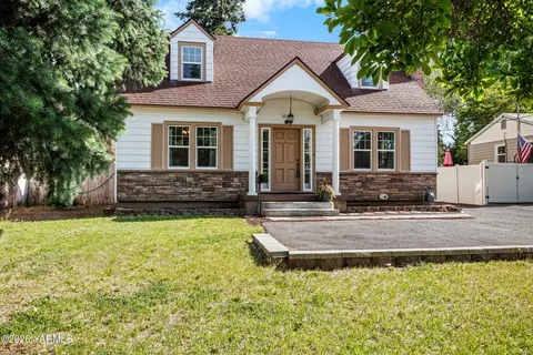 3206 Summitview Ave, Yakima, WA 98902