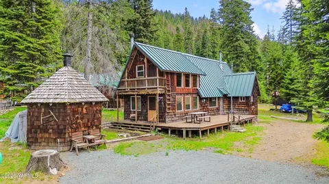 221 Goose Prairie Ln, Naches, WA 98937