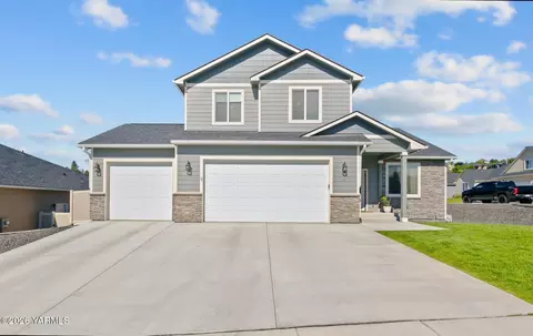 504 N 75th Ave, Yakima, WA 98908