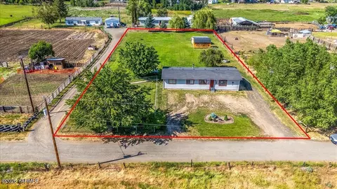 12401 Meadowbrook Rd, Yakima, WA 98903