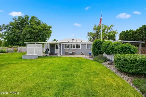 360 Mcphee Rd, Naches, WA 98937