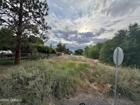 Nka Curtis St, White Swan, WA 98952