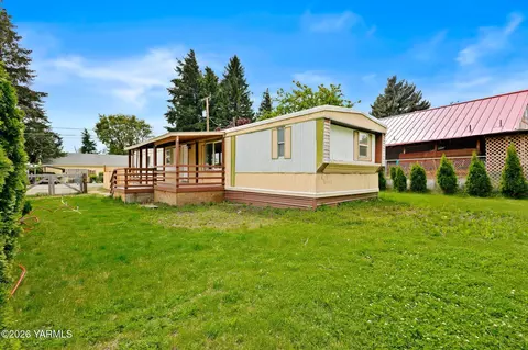 1106 Burns Ave, Tieton, WA 98947