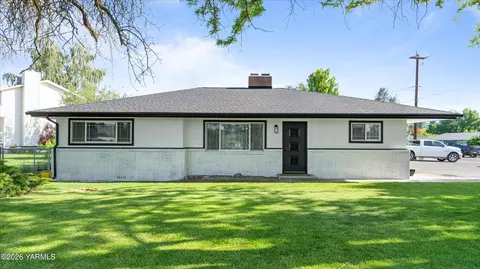 30 Sherry Ave, Naches, WA 98937
