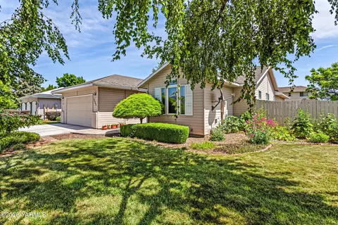 1525 S 68th Ave, Yakima, WA 98908
