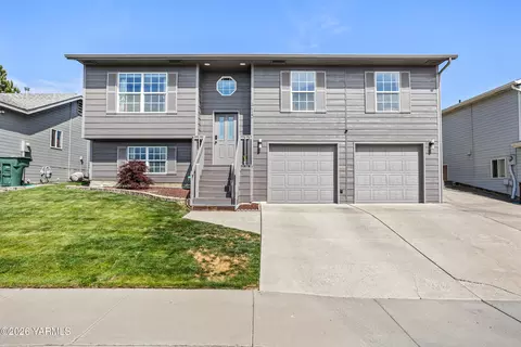 415 S 82nd Ave, Yakima, WA 98908