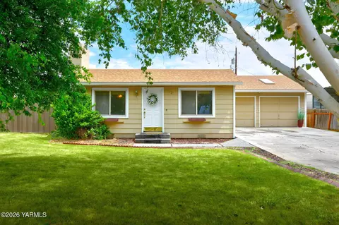 1127 S 41st Ave, Yakima, WA 98908