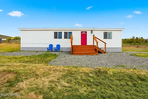671 Hull Rd, Selah, WA 98942