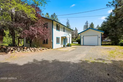 81 Pine Cliff Dr, Naches, WA 98937