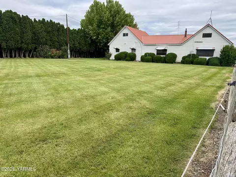 4201 Mcdonald Rd, Toppenish, WA 98948