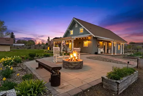 10321 Meadowbrook Rd, Yakima, WA 98903