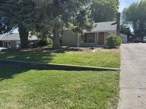 313 N 27th Ave, Yakima, WA 98902