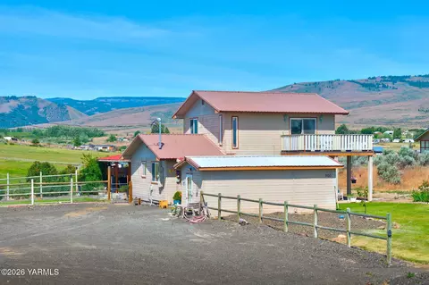 900 Slavin Rd, Yakima, WA 98903