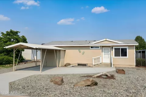 3701 Gun Club Rd #16, Yakima, WA 98901