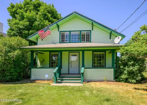 1602 Gordon Rd, Yakima, WA 98901