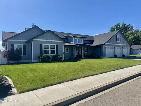 2102 S 96th Ave, Yakima, WA 98903