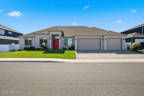 2106 S 74th Ave, Yakima, WA 98903