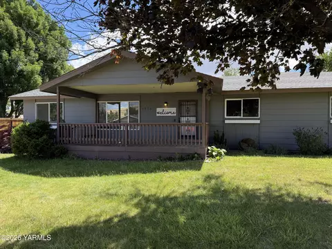 1336 Scenic Dr, Prosser, WA 99350