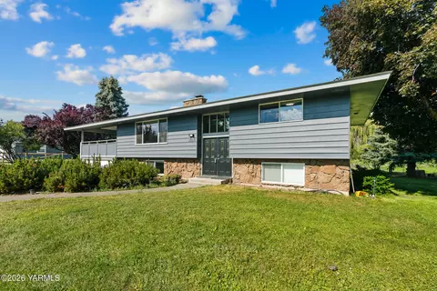 3504 Marks Rd, Yakima, WA 98903
